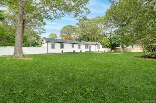 229 Southaven Ave, Medford, NY, 11763-4080 | Card Image