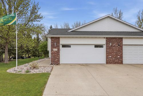 3545 42nd Ave S, Fargo, ND, 58104-6664 | Card Image