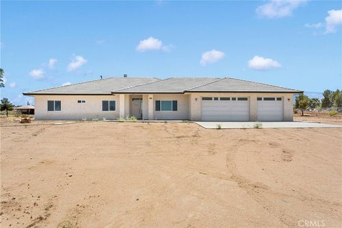 6643 Avenal St, Phelan, CA, 92371-4290 | Card Image
