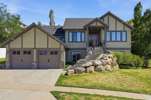 223 E 2050 N, Centerville, UT, 84014-3126 | Card Image