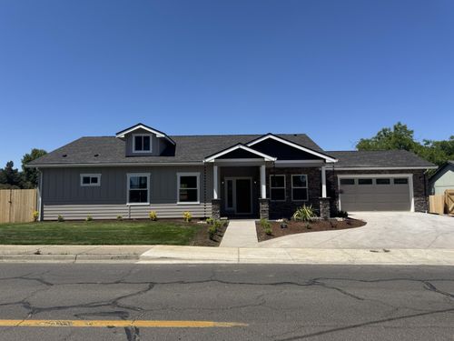 1322 Orchard Home Dr, Medford, OR, 97501-3810 | Card Image