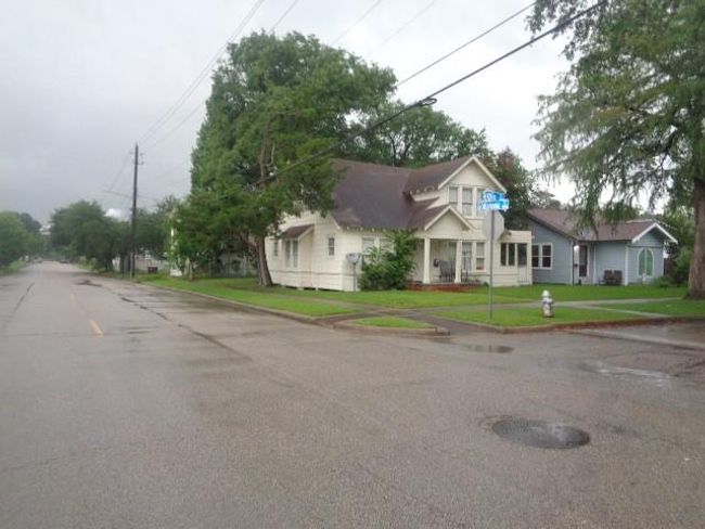 3230 Ohio St, Home with 3 bedrooms, 2 bathrooms and null parking in Baytown TX | Image 14