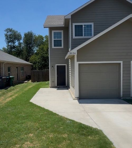 2026 Brookes St, Fort Worth, TX, 76105-2106 | Card Image