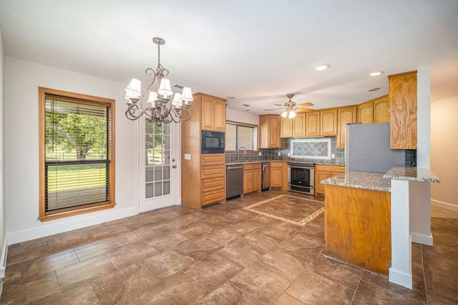 10101 Round Hill Rd, House other with 4 bedrooms, 4 bathrooms and null parking in Fort Worth TX | Image 11