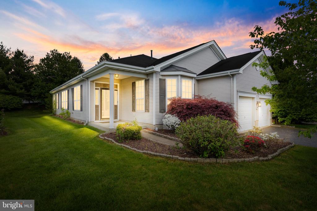 Vandevere Ln, Columbus, NJ 08022