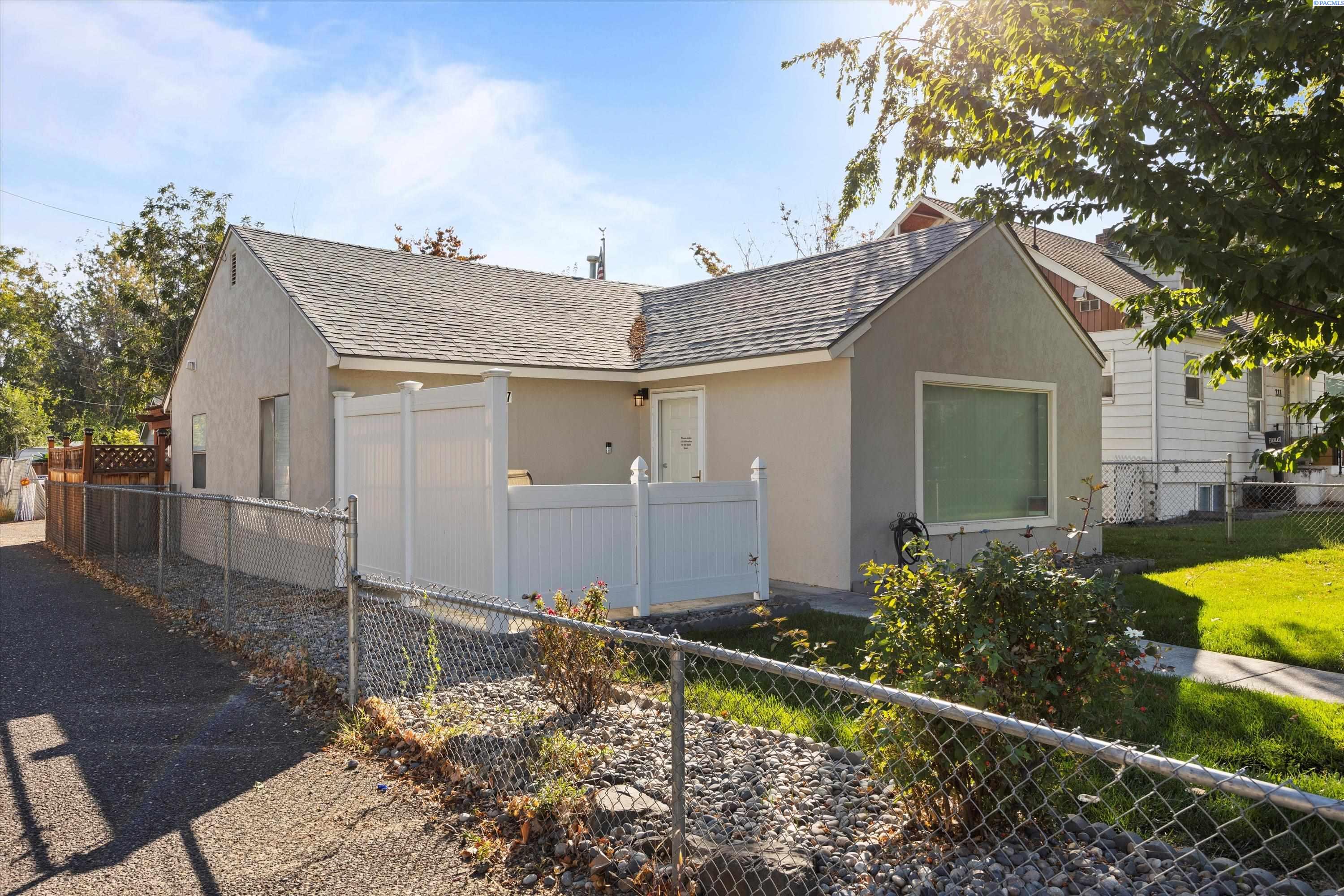 Quincy St, Kennewick, WA 99336