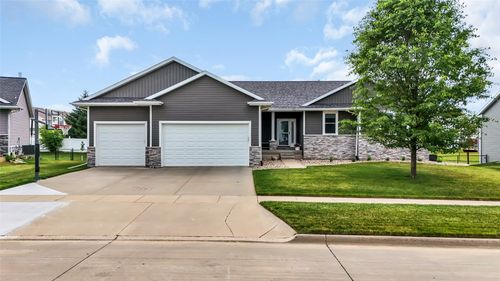 3118 Carlisle Cir, Marion, IA, 52302-2305 | Card Image