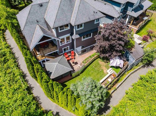 {{alt}} | Card Image