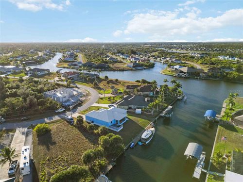 8186 Arlewood Cir, PORT CHARLOTTE, FL, 33981-3305 | Card Image