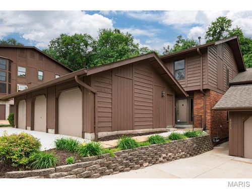 2008 Meadowtree Ln, Kirkwood, MO, 63122-2275 | Card Image