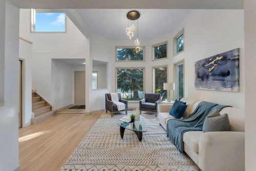 12 Diamond Terr Se, House with 3 bedrooms, 3 bathrooms and 4 parking in Calgary AB | Card Image