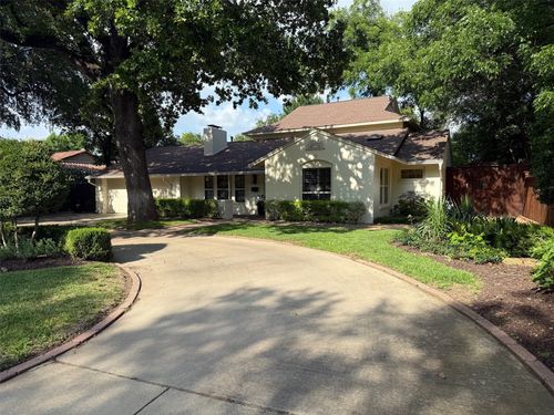 104 Crestwood Dr, Fort Worth, TX, 76107-1136 | Card Image