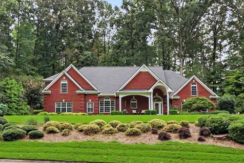 272 Glen Lake Dr, Hoschton, GA, 30548-6126 | Card Image