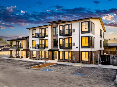 a102-2312 S Broadway Ave, Boise, ID, 83706-4650 | Card Image