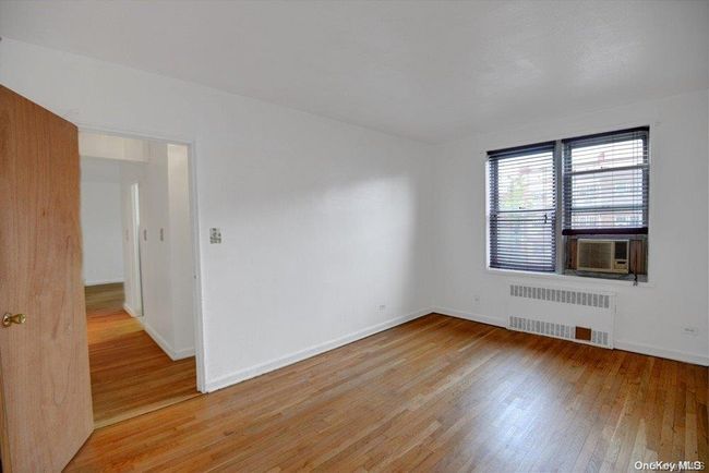 Large bedroom | Image 13