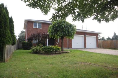 19 W Farmington Dr, House other with 4 bedrooms, 4 bathrooms and 4 parking in Saint Catharines ON | Image 1