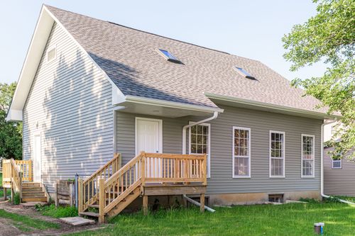 402 North St, MONROE CENTER, IL, 61052-9815 | Card Image