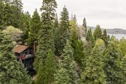 555 Dover Ct, Lake Arrowhead, CA, 92352 | Card Image
