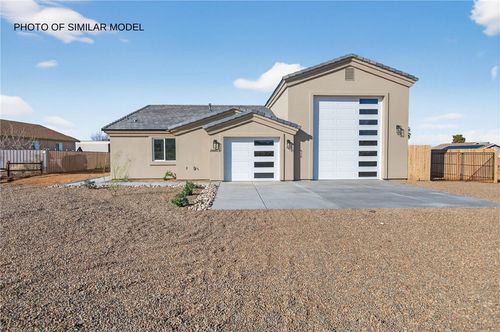 7593 E Sugarloaf St, Kingman, AZ, 86401-8154 | Card Image