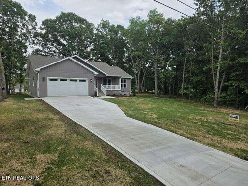 3124 Seminole Loop, Crossville, TN, 38572-6402 | Card Image