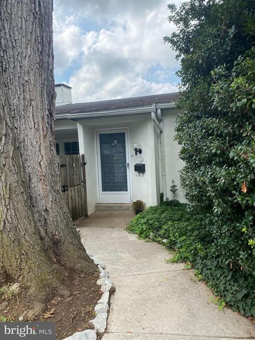 192 E Chelsea Cir, NEWTOWN SQUARE, PA, 19073-2111 | Card Image