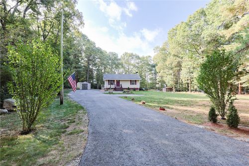 843 Bulgarmarsh Rd, Tiverton, RI, 02878-3861 | Card Image