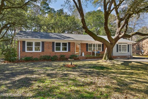 110 Live Oak Dr, Leland, NC, 28451-7604 | Card Image