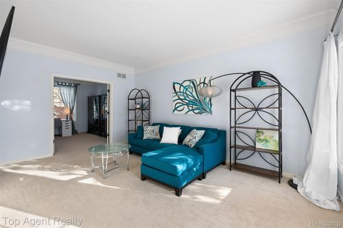 668 Berridge Cir, Lake Orion, MI, 48360-1219 | Card Image