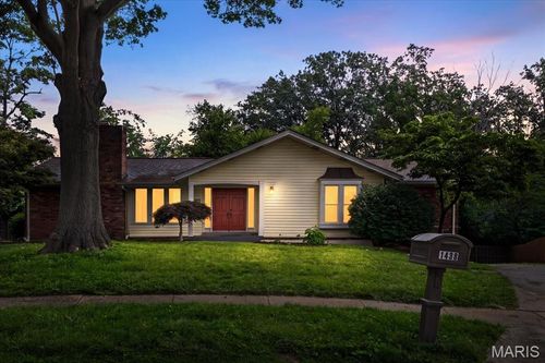 1438 Silverleaf Ln, Saint Louis, MO, 63146-5438 | Card Image