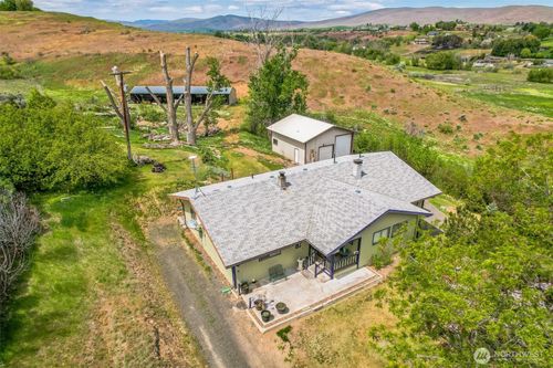 12623 Douglas Rd, Yakima, WA, 98908-9129 | Card Image