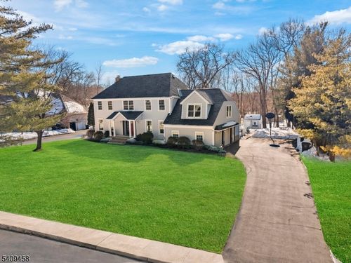 4 Ash Cir, Morris Plains, NJ, 07950-3274 | Card Image