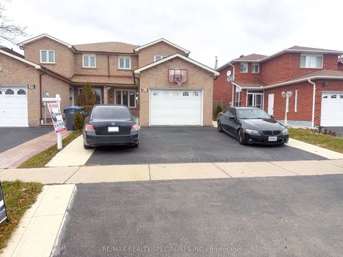 41 Jay St, Brampton, ON, L6Z3V6 | Card Image