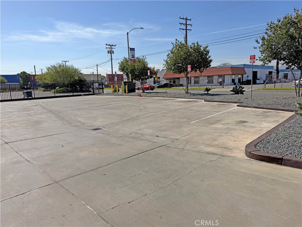 Commercial Lease in Colton 5