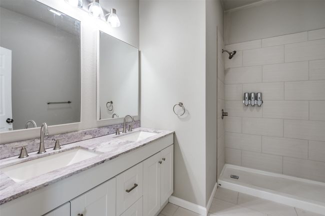 410 S Grand Ave, House other with 4 bedrooms, 3 bathrooms and null parking in Gainesville TX | Image 21