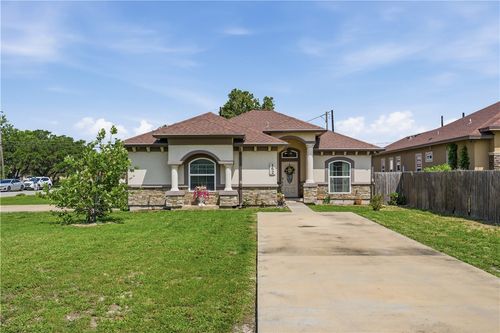162 S 11th St & Yoakum, Aransas Pass, TX, 78336 | Card Image