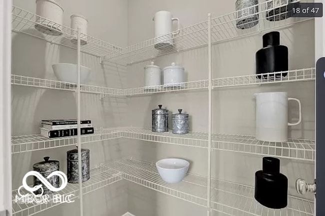 Nice sized pantry for storing all your kitchen essentials | Image 8