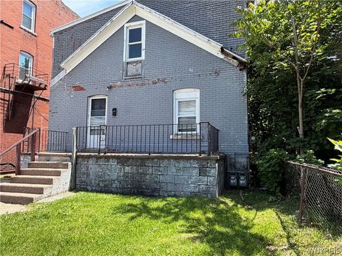 557 Tronolone Pl, Niagara Falls, NY, 14301-1929 | Card Image