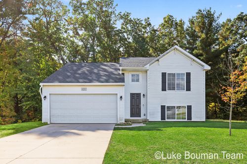 6253 Summer Ridge Ct, Greenville, MI, 48838-6129 | Card Image