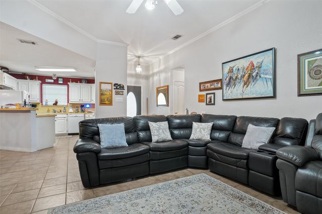 6813 Gregg Rd, House other with 3 bedrooms, 2 bathrooms and null parking in Krum TX | Image 5