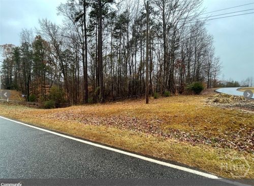 954 Chickasaw Dr, Westminster, SC, 29693-6412 | Card Image
