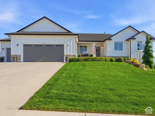 1058 E 300 S, Smithfield, UT, 84335-6805 | Card Image