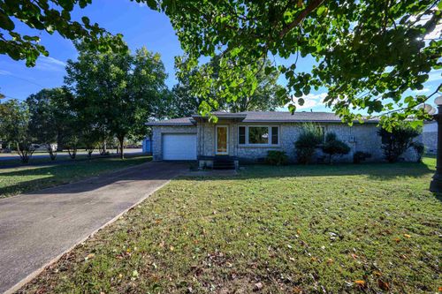 515 E Center St, Cave City, AR, 72521-8808 | Card Image