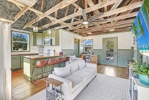 1696 County Road 222, Gainesville, TX, 76240-7836 | Card Image