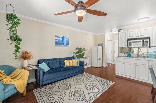 103-1021 Scott St, San Diego, CA, 92106-3049 | Card Image