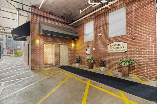 322-850 E Main St, Stamford, CT, 06902-3946 | Card Image