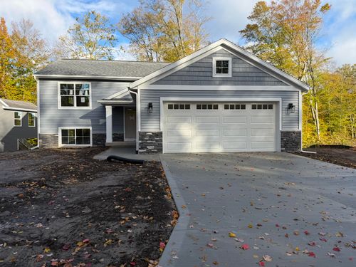 6755 Loggers Ridge Run, Caledonia, MI, 49316-7209 | Card Image