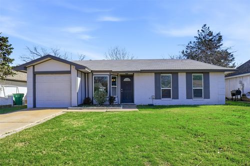 5544 Dunson Dr, Haltom City, TX, 76148-4020 | Card Image