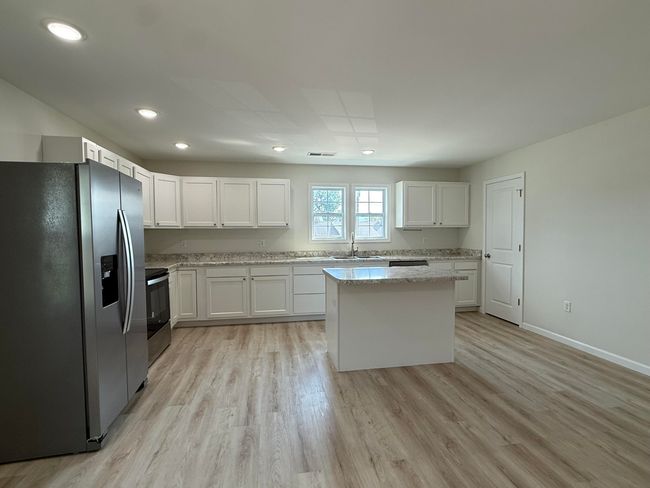 277 - 275277 Broadway St, Home with 8 bedrooms, 8 bathrooms and null parking in Irvine KY | Image 12