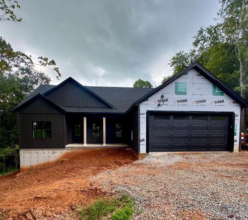 2201 Twin Lake Dr, Bedford, VA, 24523-6795 | Card Image
