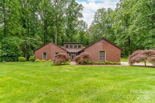 307 Michelle Ln, Mount Holly, NC, 28120-9266 | Card Image